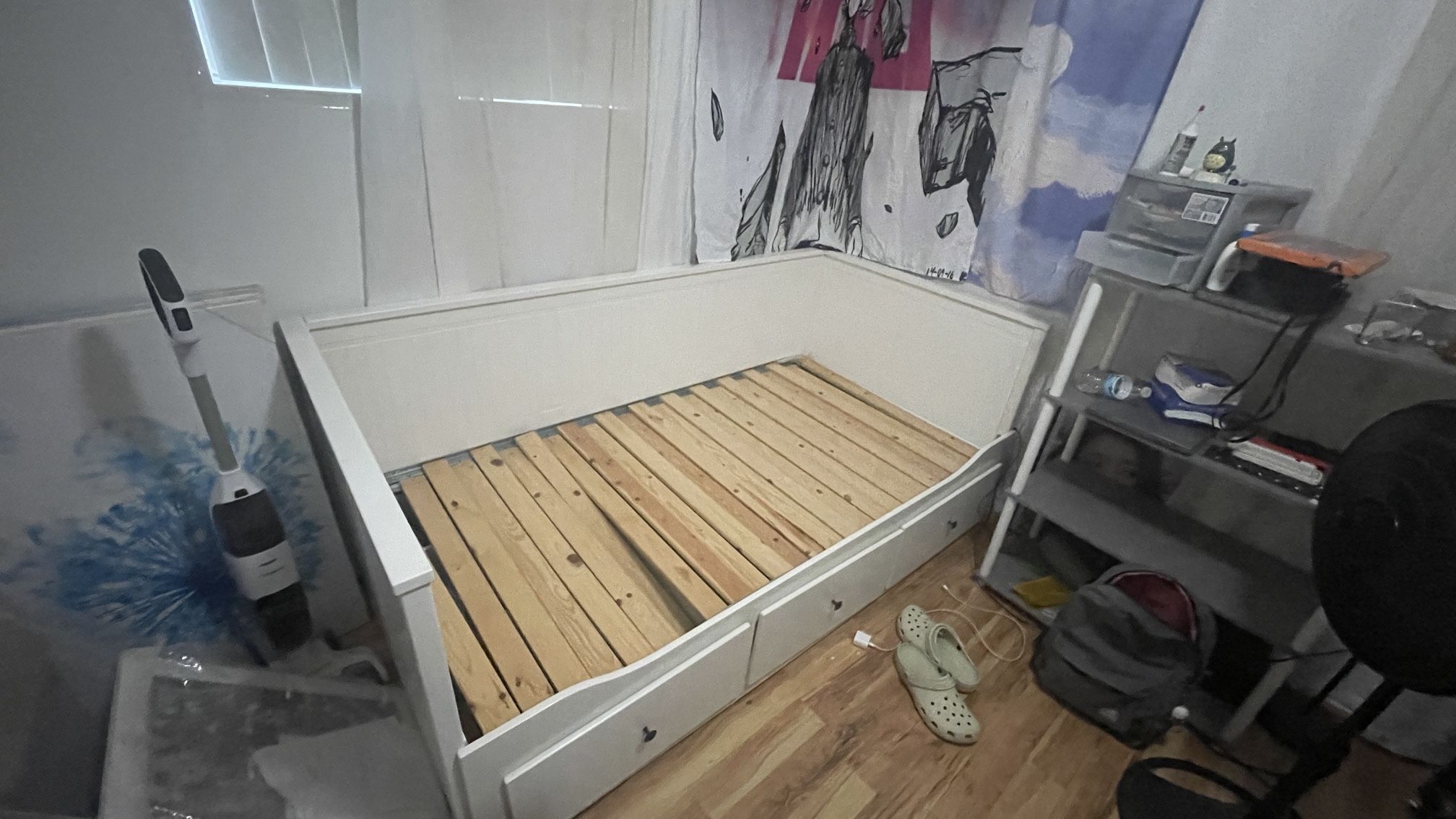 Ikea Hemnes Daybed can deliver