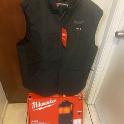 Milwaukee Men's 2X-Large M12 12-Volt Lithium-Ion Cordless AXIS Black Heated Quilted Vest (Vest Only)