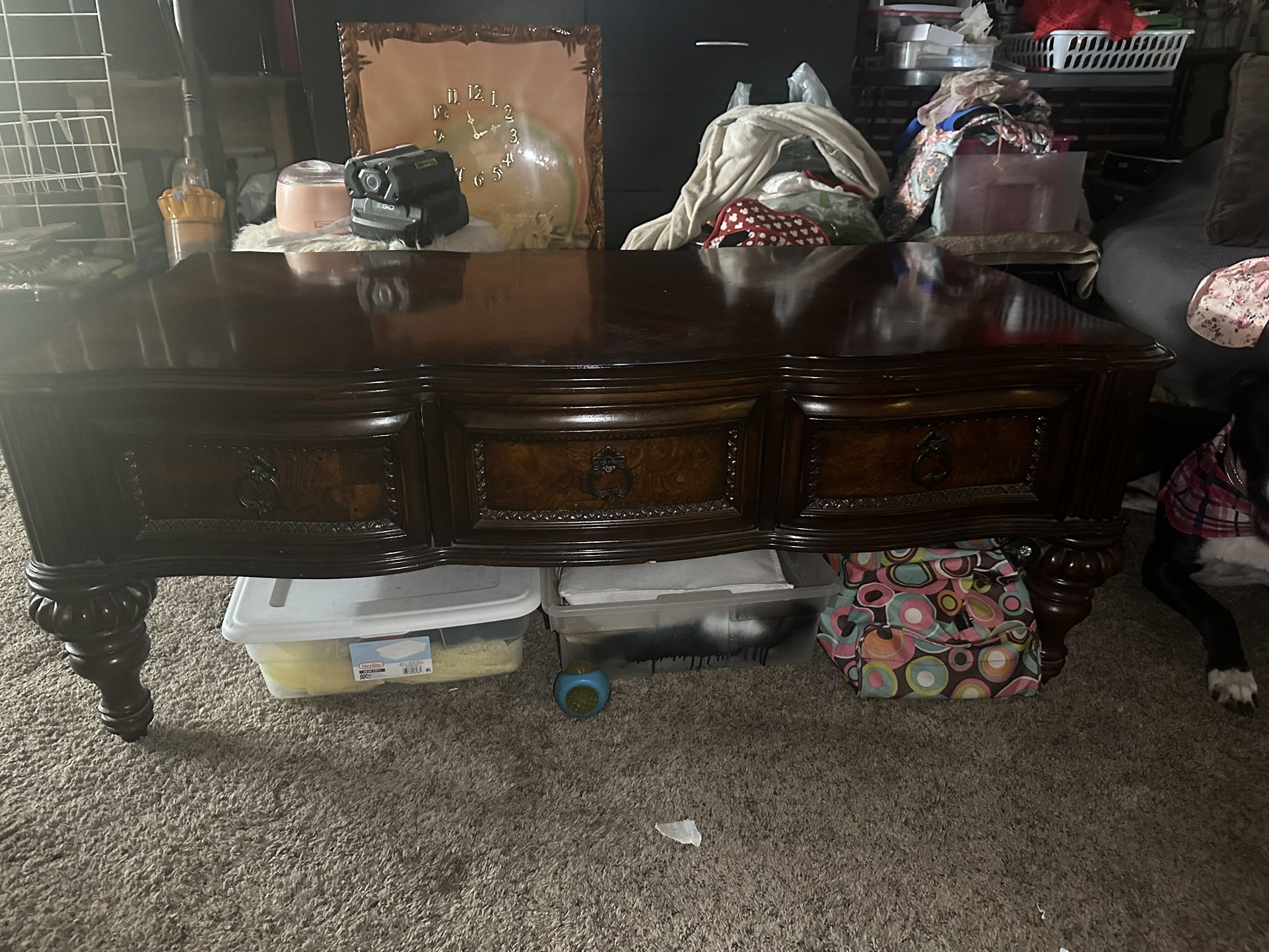Living Room Table And Corner Piece