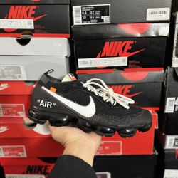 DS Nike Off White Vapormax “The Ten” size 10 (Has Some Separation)