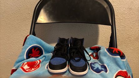 1 y Air Jordan 1 Mid Black Royal Blue Sneakers