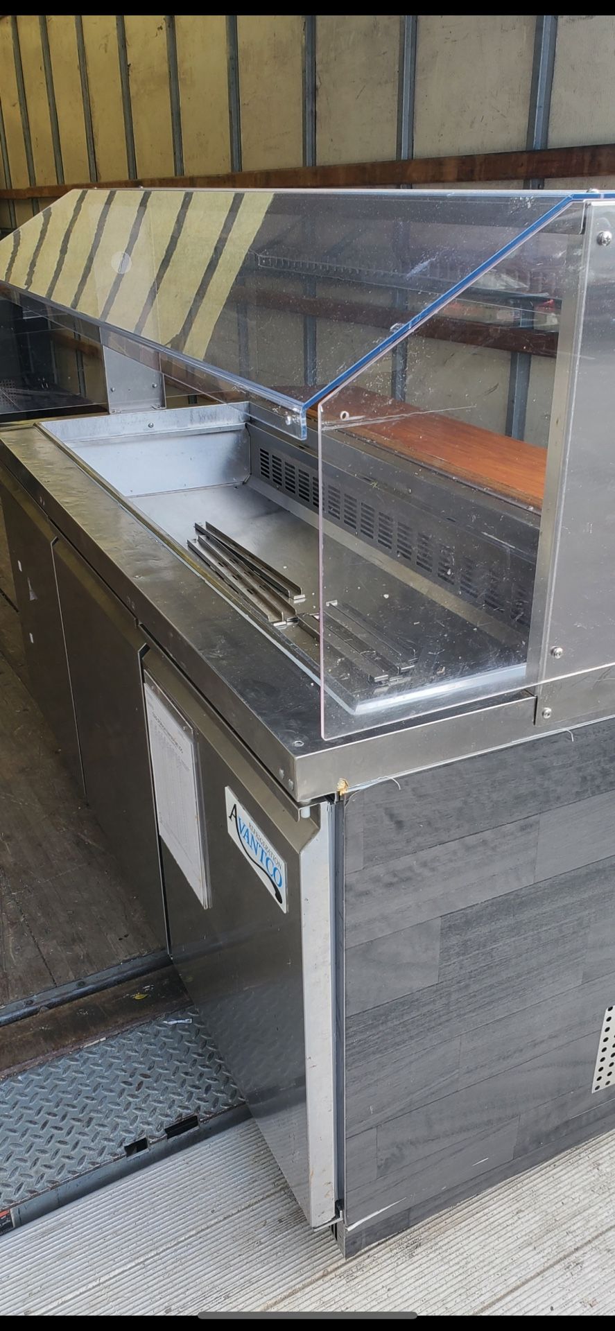 Avantco Stainless Steel Refrigerated Salad Bar