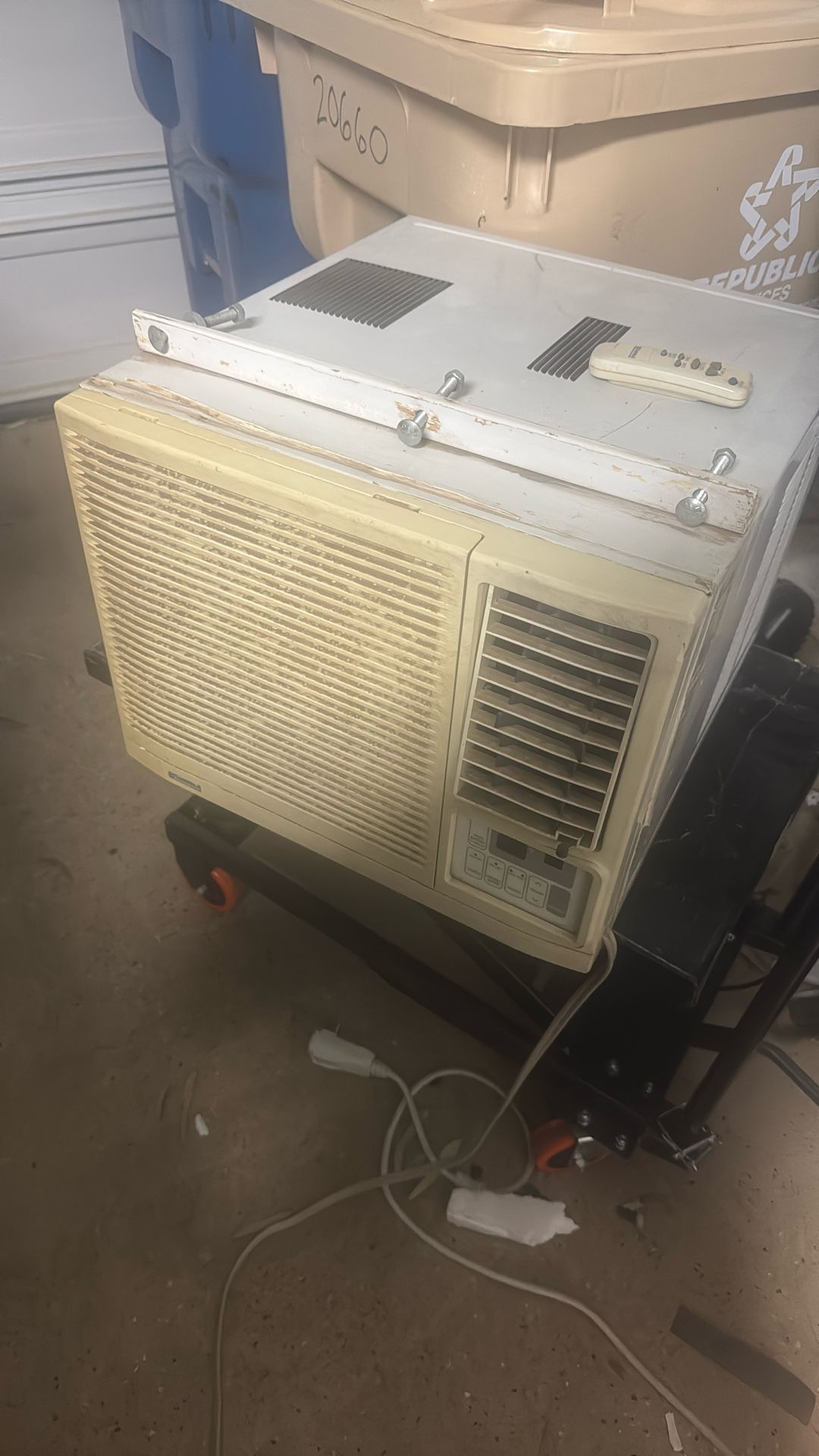 8000 BTU window Unit Ac. Delivery Option.