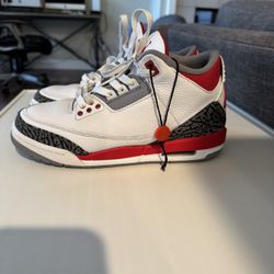 Air Jordan 3s Fire Red Size 7