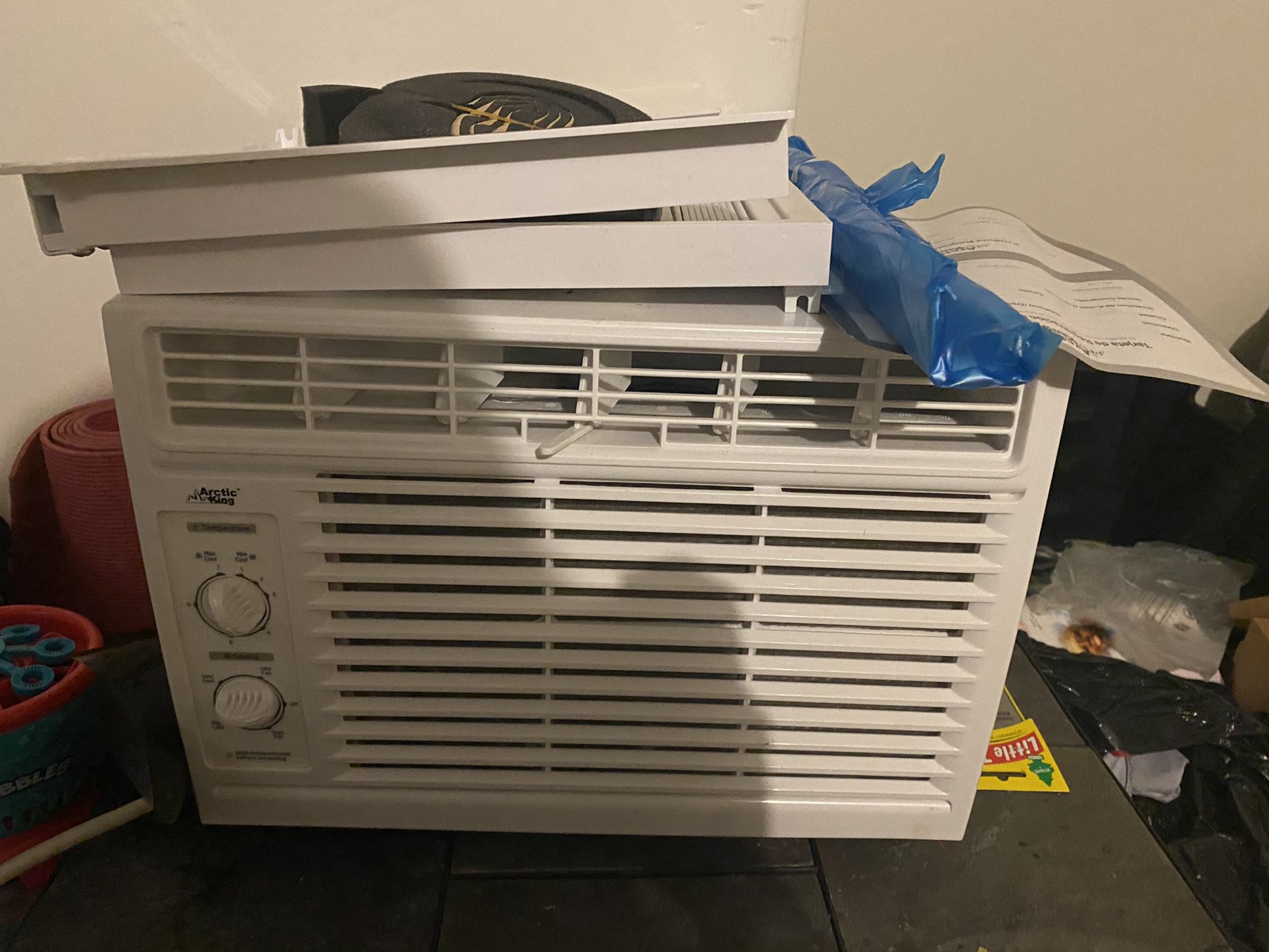 (Used Once )Attic king Window AC Unit (250sq ft) $75 FIRM