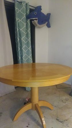 Table and 4 matching chairs
