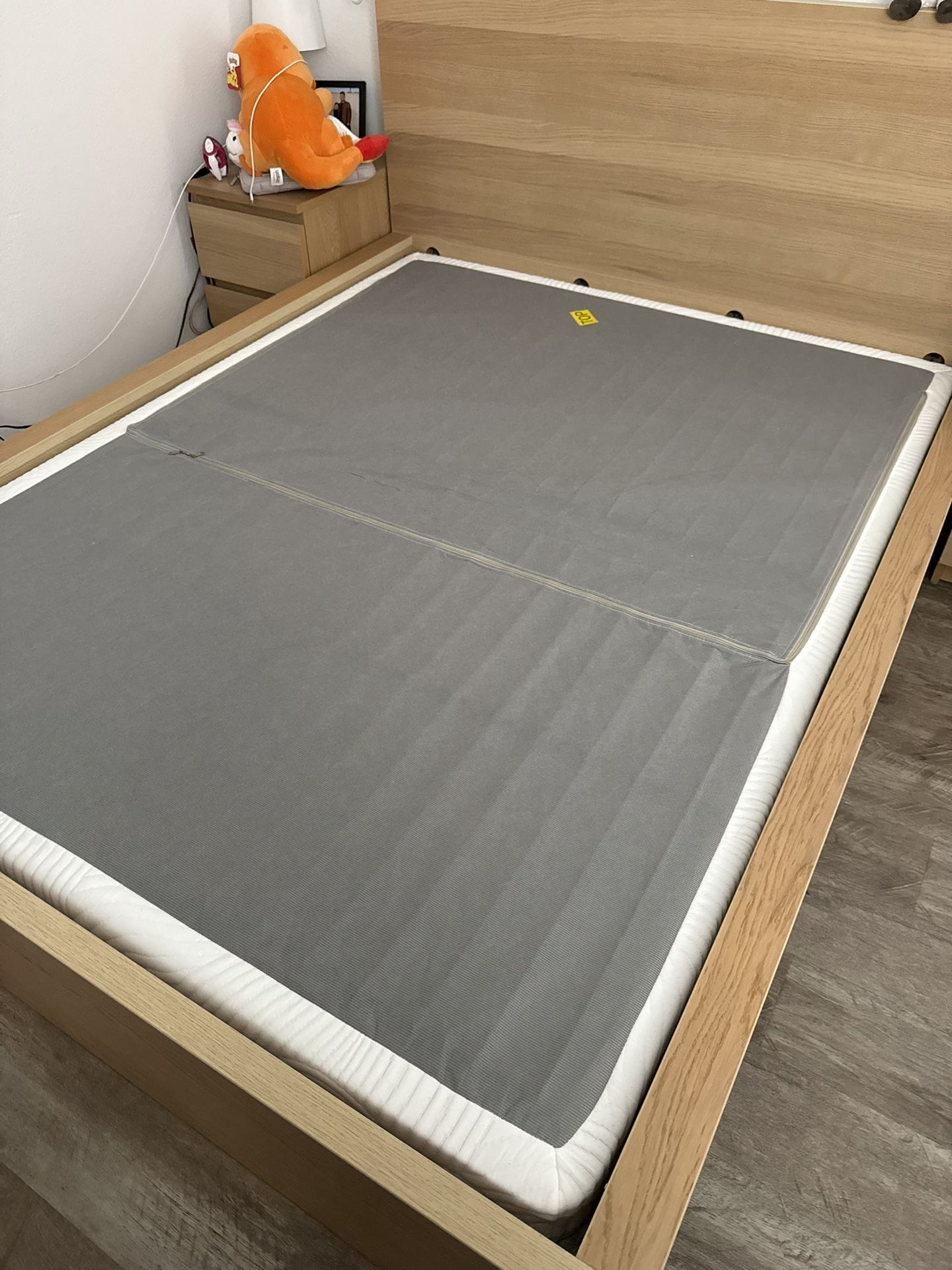Box Spring Queen metal foundation