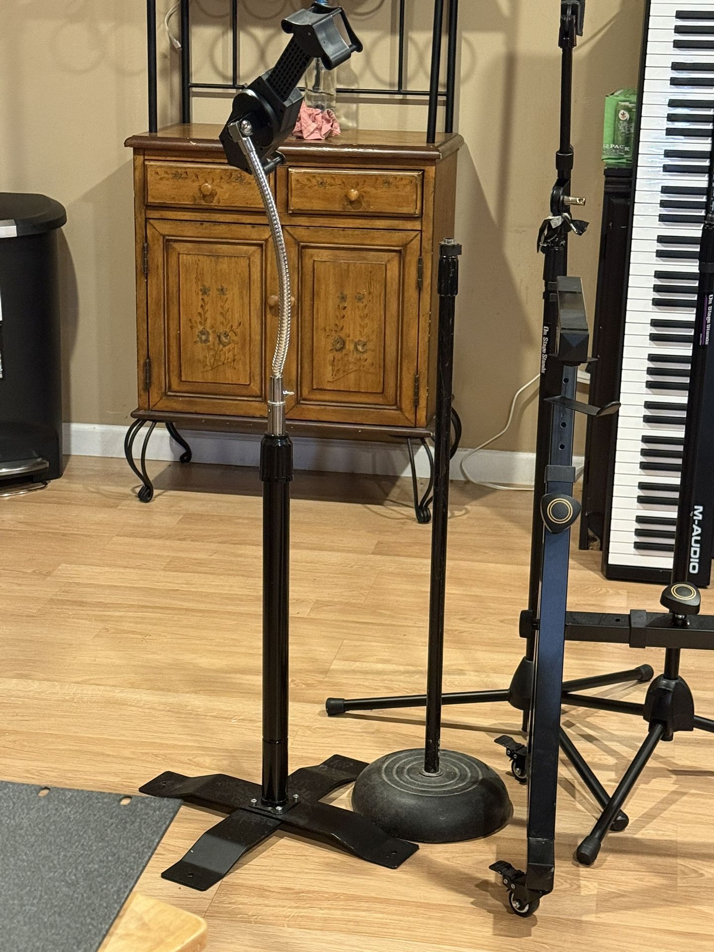 Music instruments Multi Different Stands For Low Price