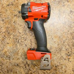 Milwaukee M18 FUEL 1/2" Mid-Torque Impact Wrench (2962-20) - Bare Tool