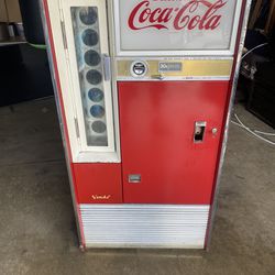 Vintage Coca-cola Machine 