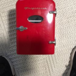 Frigidaire Mini Fridge (comes With Plug-in Cable)