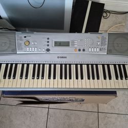 Yamaha Portatone Electronic Keyboard
