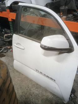 Tacoma passanger door complete 2016 2023