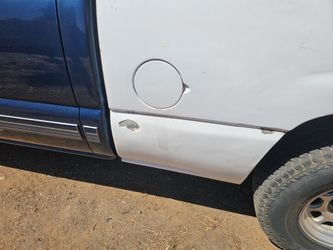2000 silverado 1500 6.6 ft bed.