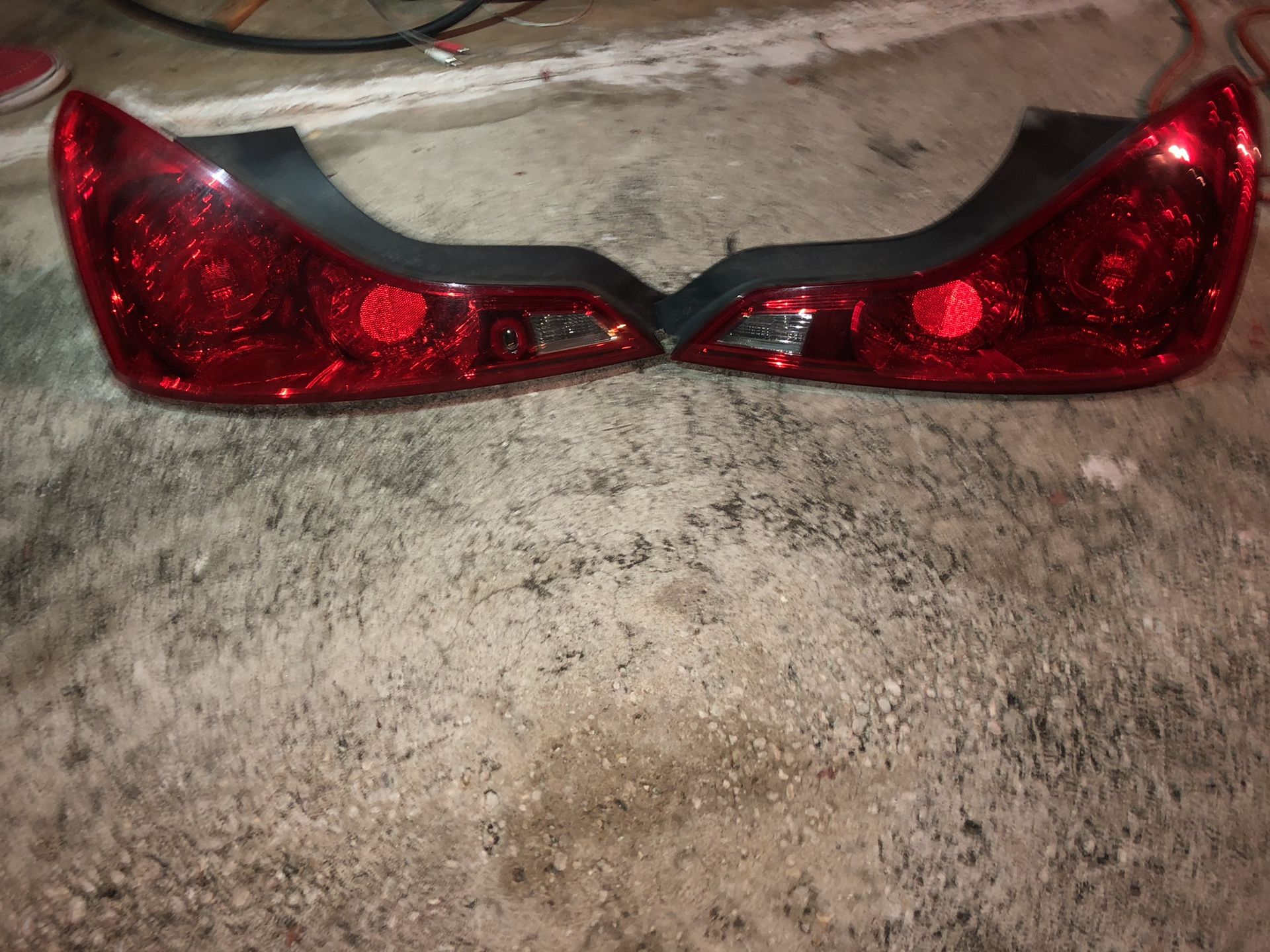 Infinit G37 Coupe tail light