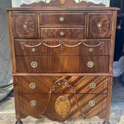 Stunning Antique Chest Of Drawers Circa Late 20s Early 30s Beautiful Different Woods 