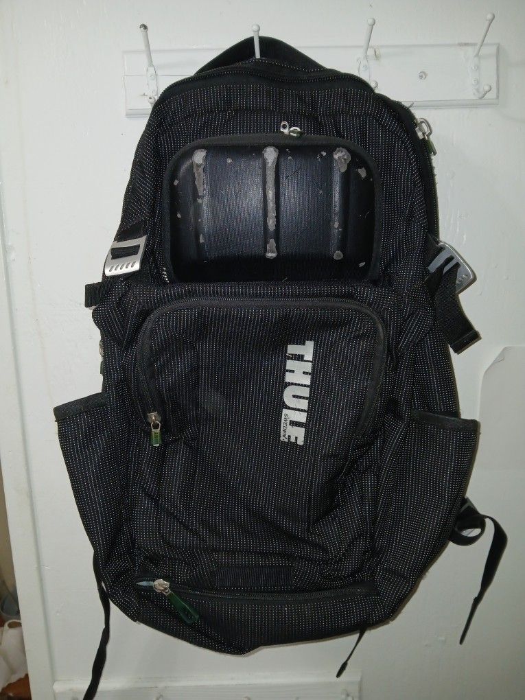 Thule Crossover Backpack Black MacBook Laptop Travel Hiking Sweden Polka Dot