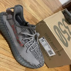 Yeezy 350 Belugas 