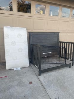 Toddler bed with mattress