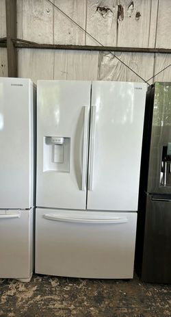Samsung 3-Door Refrigerator (French Door Fridge) - Water Dispenser LED Lighting