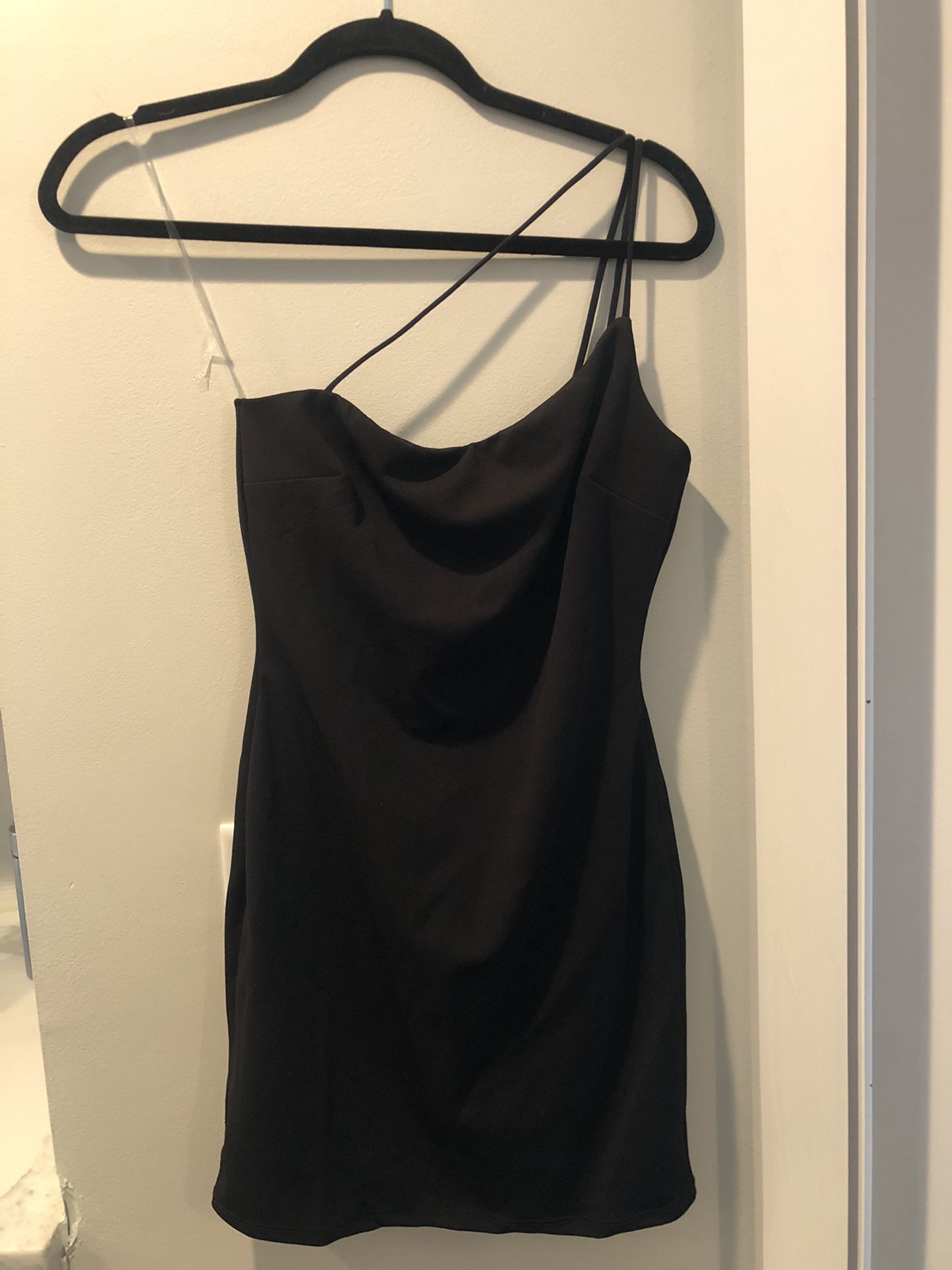 Blue Blush Asymmetric Straps Black Prom Dress