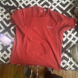 red supreme shirt really a 1 size fit all so from s to l or xl kinda 