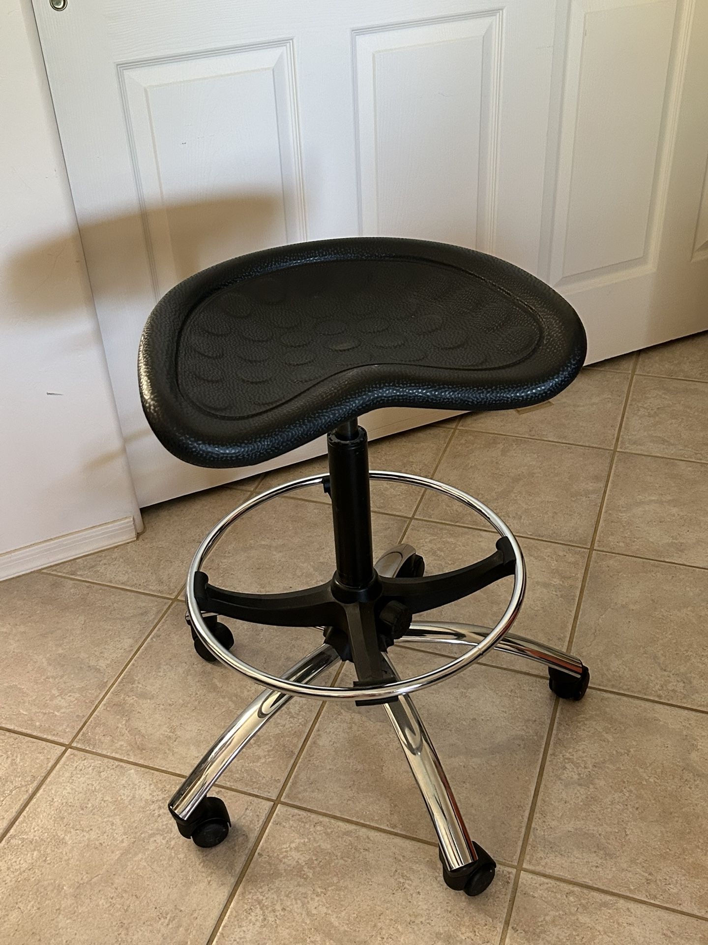 Adjustable Swivel Stool