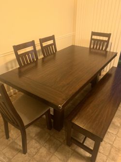 Oak Dining Room set - Nearly New