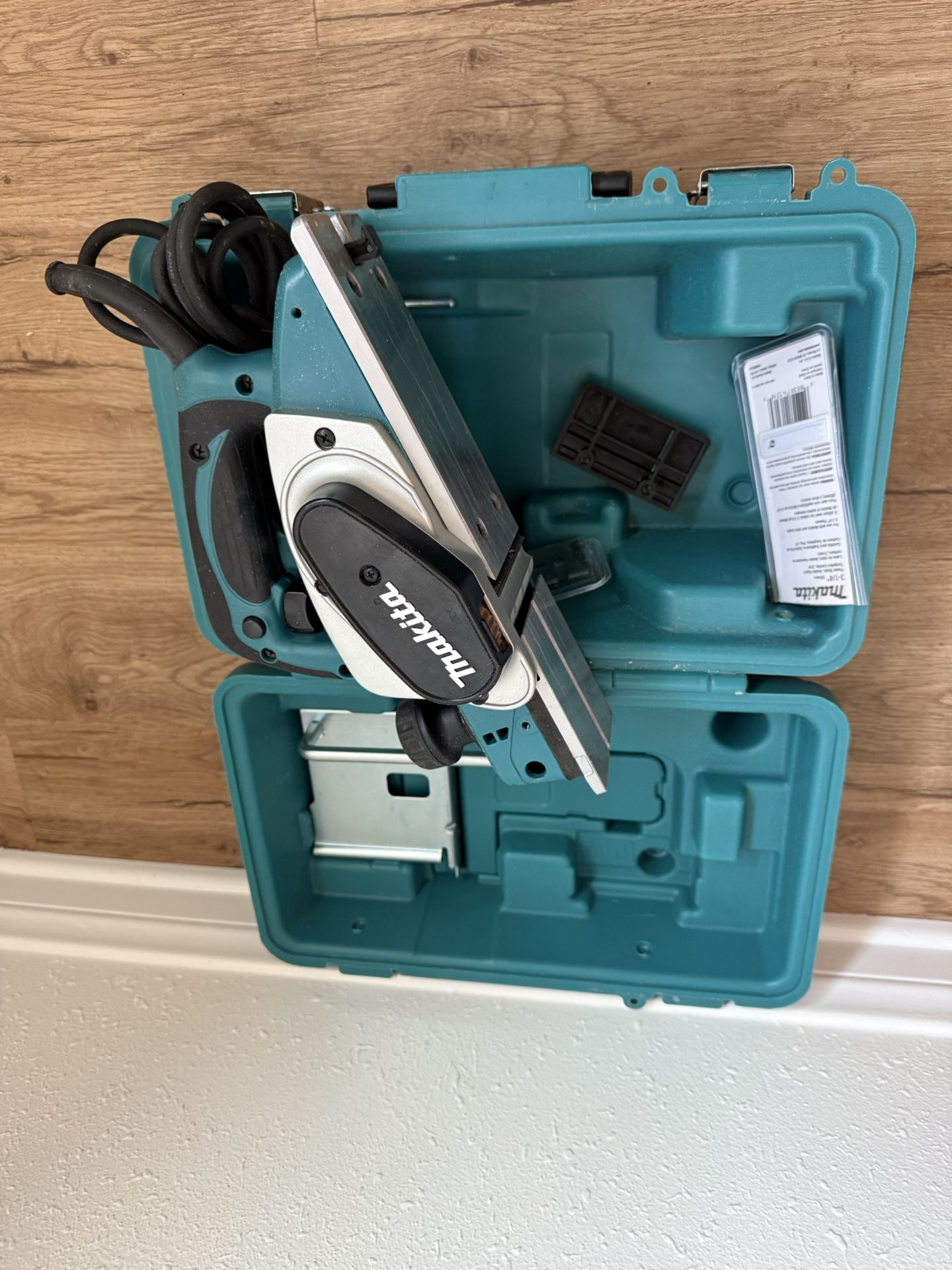 Makita Straight Edge