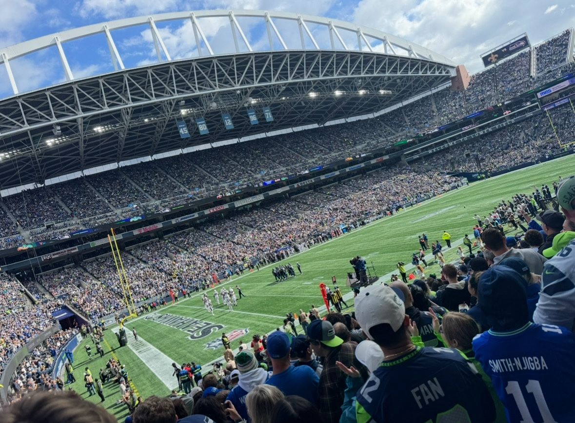 Seahawks vs Vikings Nov 30 Sect 140
