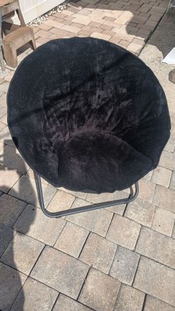 Foldable 29" black faux fur saucer moon chair