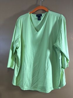 HC1354. Multiplicity Mint Green V-Neck 3/4 Sleeve Top 1X