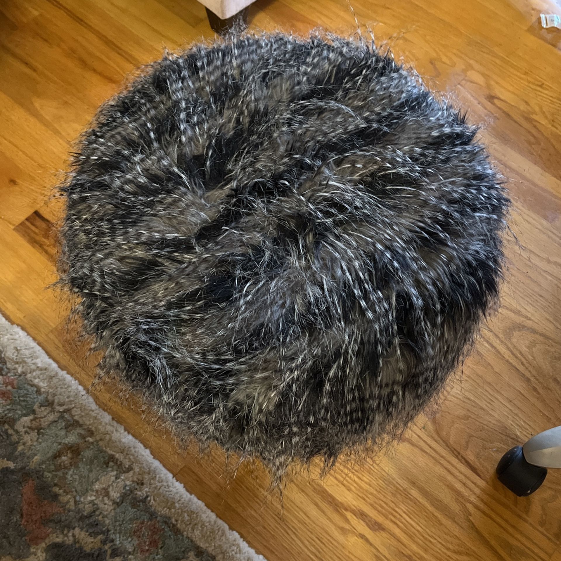 Decorative Foot Stool With Faux Fur
