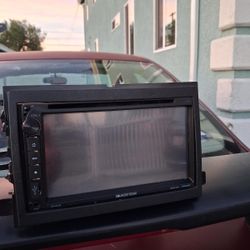 Stereo Pantalla Marca SOUNDSTREAM