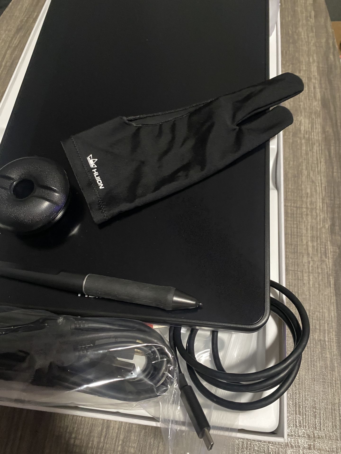 Like New HUION KAMVAS 13 Graphics Drawing Tablet