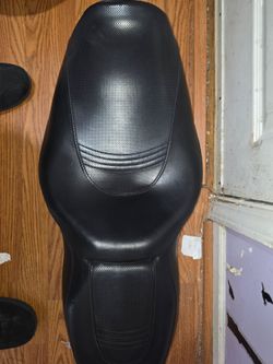 Harley Davidson 07 Street glide Seat OEM