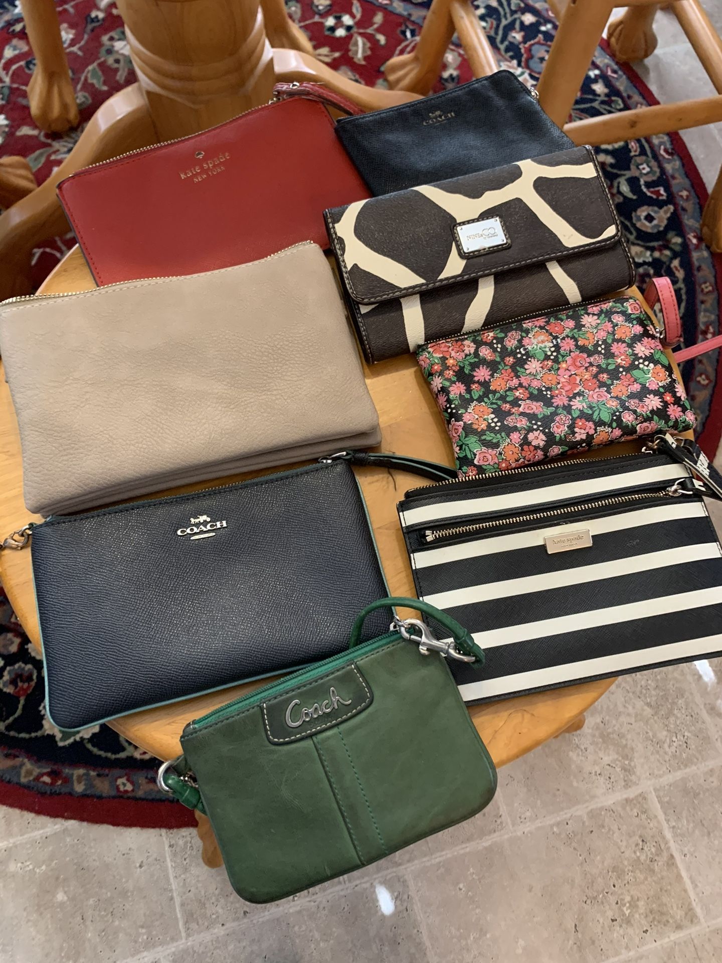 Eight Wristlets/Wallets/ Liz Purse