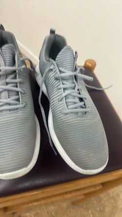 11 1/2 FJ flex XP golfing shoes worn once 40$