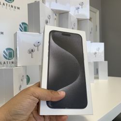 ☑️📱 iPhone 15 Pro Max 256 GB Unlocked BH100% 🔋 Case And Headphones For Free 🩶👌🏻
