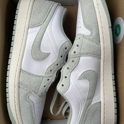 Air Jordan 1 Low SE ‘Seafoam’ Size 10