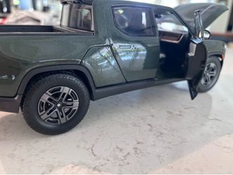 Green Rivian R1T Scale Model New in Box