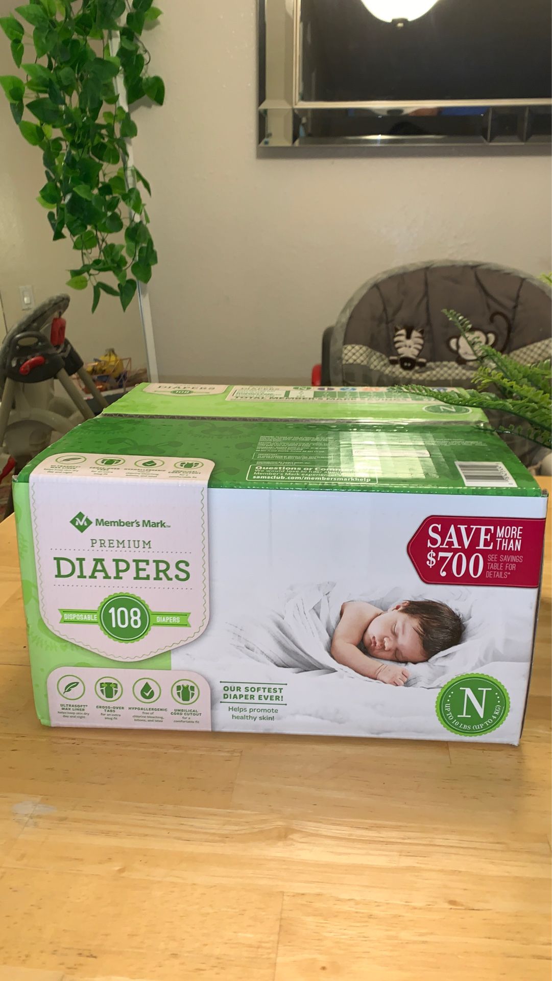 Newborn diapers 108 count