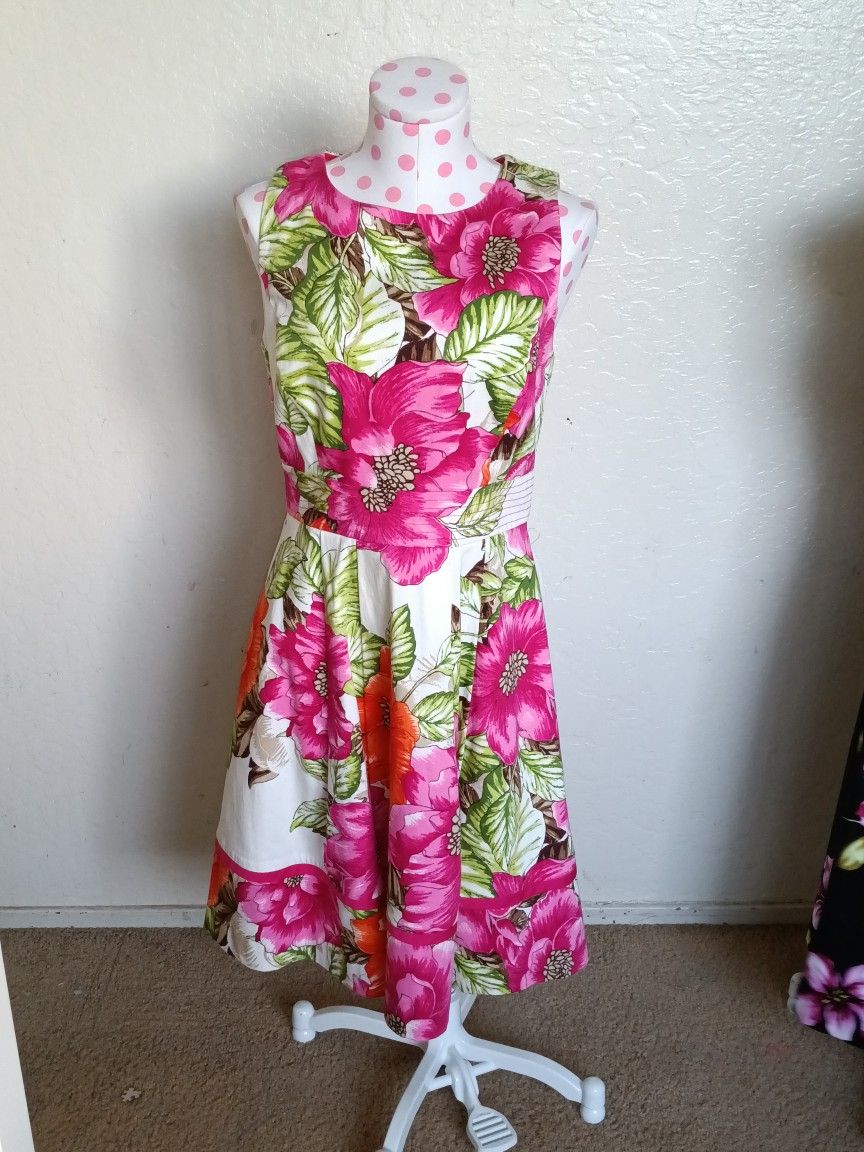 Beautiful Floral Dress - Eliza J.  SIZE :10 