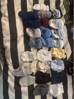 Baby socks and mittens
