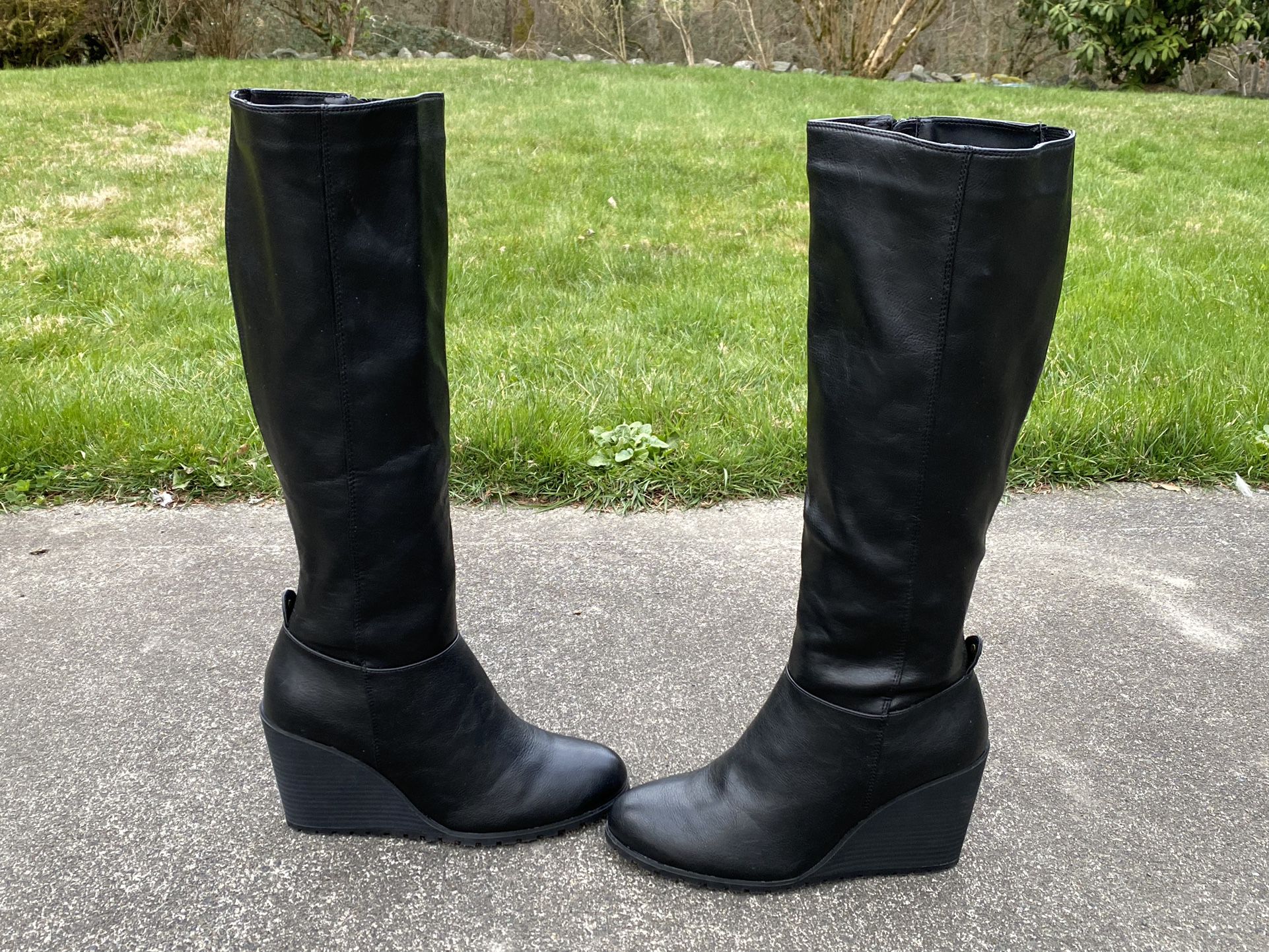 CALL IT SPRING LADIES BLACK VEGAN LEATHER FAUX FUR LINED SIDE ZIP WEDGE BOOTS 11