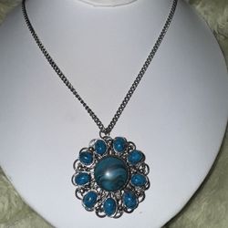 Vintage Faux Turquoise Flower Shape Pendant/Necklace 