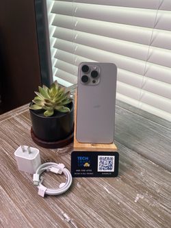 iPhone 15 Pro Max 1TB Unlocked Very Good Condition