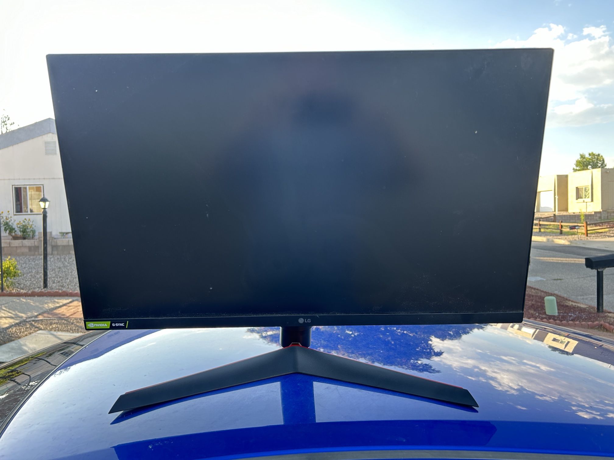 27" (1440p) UltraGear QHD Nano IPS 1ms 165Hz HDR Monitor with G-SYNC Compatibility