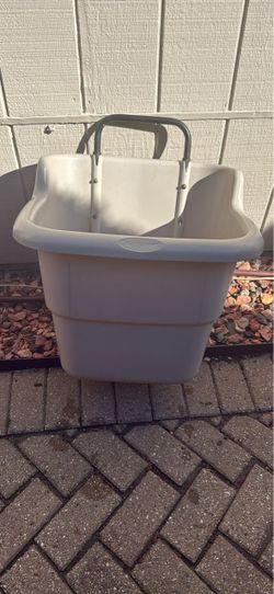 15.5 GAL SUNCAST YARD CART