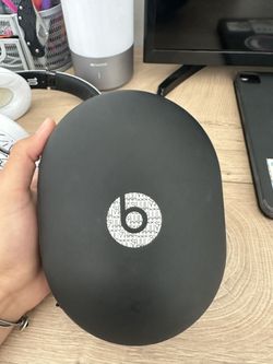 Limited Addition beats studio 3 neymar jr edition for Sale Limited Addition beats studio 3 neymar jr edition for Sale